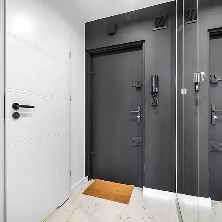 Park Sady Zoliborskie Modern By Bookinghost