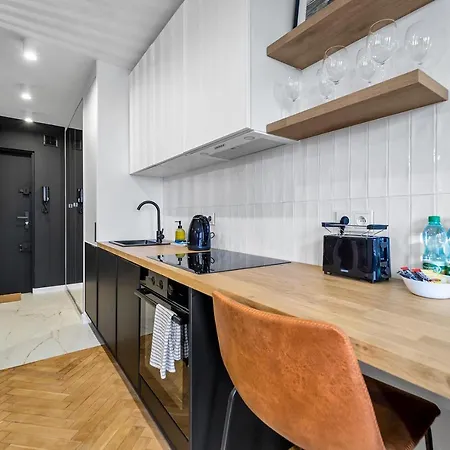 Park Sady Zoliborskie Modern By Bookinghost